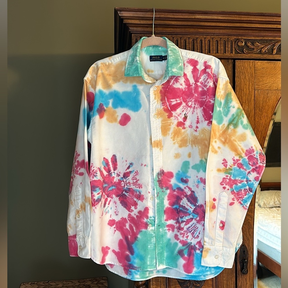 Woman’s size 10 tie-dye button up oxford shirt, boyfriend fit.